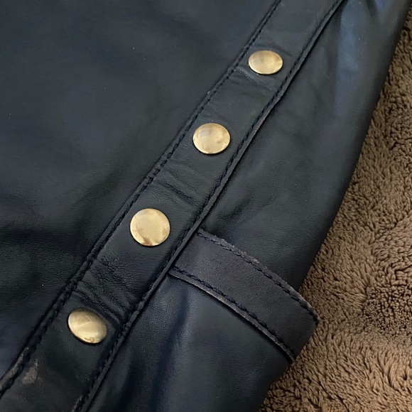 Michael Kors Dark Blue Leather Shoulder Bag with Gold Accents🎄 - Picture 5 of 9